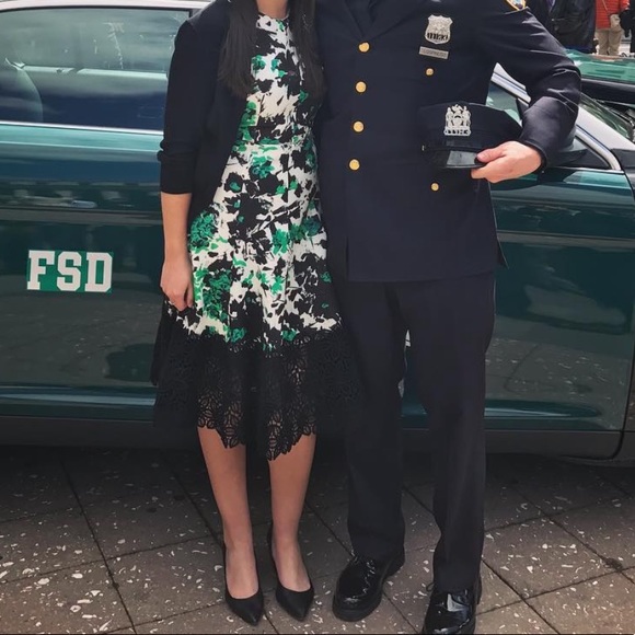 Carmen Marc Valvo Floral Midi Dress, Size 6 - Picture 8 of 8